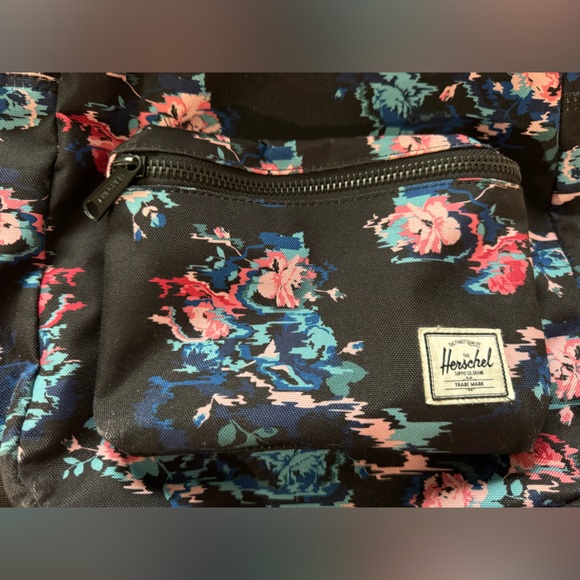 Herschel Backpack - Picture 4 of 10